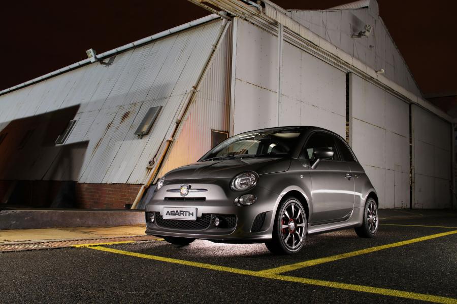  Abarth 500C 2012 года  (ZA) (фото 6 из 14)
